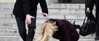 Danimarka Başbakanı Helle Thorning Schmidt Yere Düştü