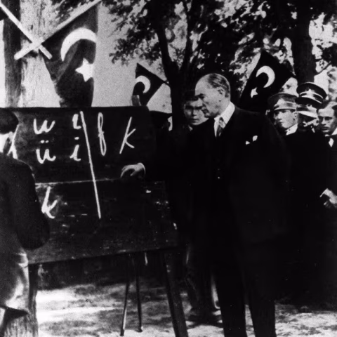 24 Kasım Öğretmenler Günü: Anlamı, Tarihçesi ve Önemi