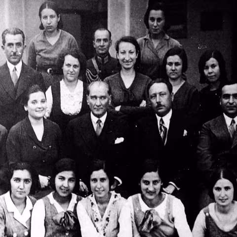 24 Kasım Öğretmenler Günü: Anlamı, Tarihçesi ve Önemi